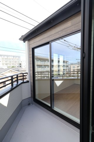 《仲介手数料無料》大宮区土手町１丁目273-5新築一戸建てケイアイグレイスのバルコニー