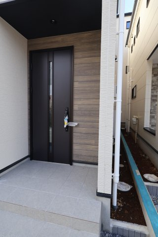 《仲介手数料無料》大宮区土手町１丁目273-5新築一戸建てケイアイグレイスの玄関