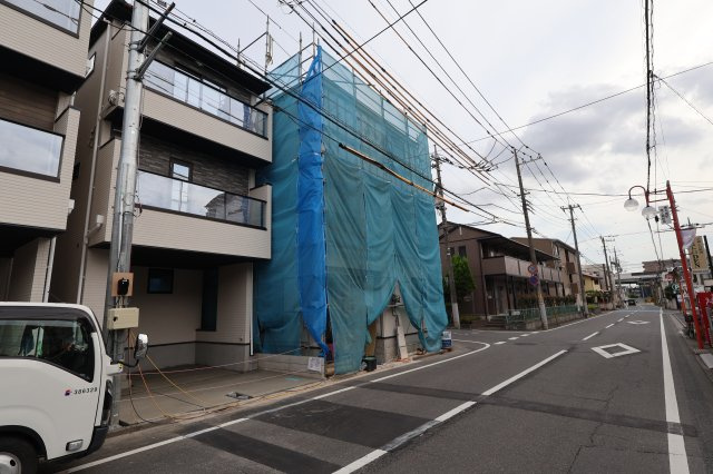 《仲介手数料無料》大宮区土手町１丁目273-5新築一戸建てケイアイグレイスの外観|150mほど西側に踏切があります。音が少し聞こえてきますので現地にて雰囲気をご確認下さい。