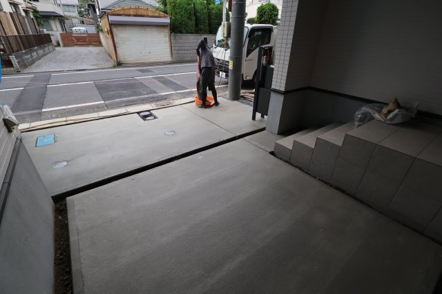 《仲介手数料無料》大宮区土手町１丁目273-5新築一戸建てケイアイグレイスの駐車場
