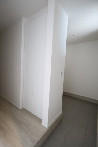 《仲介手数料無料》大宮区土手町１丁目273-5新築一戸建てケイアイグレイスの玄関