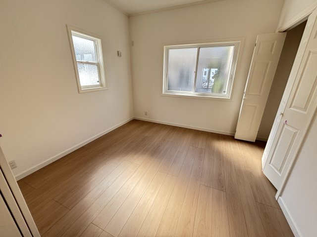 南街平屋ＷＥＳＴの洋室