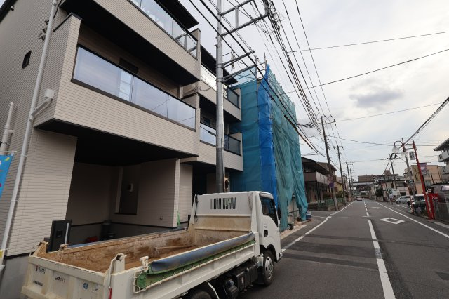 《仲介手数料無料》大宮区土手町１丁目273-5新築一戸建てケイアイグレイスの外観|150mほど西方面の所に踏切があります。音が少し聞こえてきますので現地にて雰囲気をご確認下さい。
