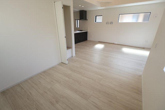 《仲介手数料無料》大宮区土手町１丁目273-5新築一戸建てケイアイグレイスの居間・リビング
