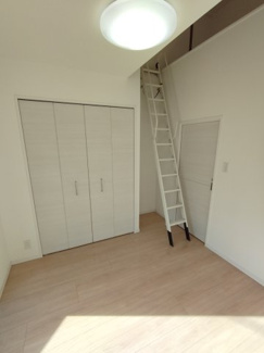 【設備】 | 日神デュオステージ王子 | ６畳のロフトに続く階段