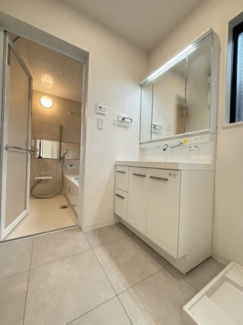 【独立洗面台】 | 練馬区春日町一丁目戸建 | 使いやすい独立洗面台です