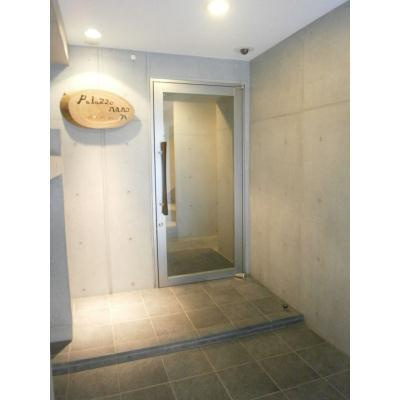 豊島区南大塚２丁目の賃貸マンションのエントランス