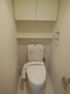 【トイレ】 | 日神デュオステージ浅草今戸 | 清潔感溢れるトイレ。落ち着いた空間で安らぎのひとときをお過ごしいただけます。
