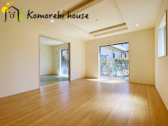 【大宮　East Terrace】さいたま市見沼区大谷　新築一戸建て　ブルーミングガーデン　03の居間・リビング|26.5.9　撮影済み