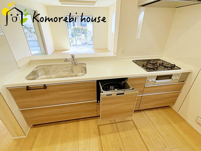 【大宮　East Terrace】さいたま市見沼区大谷　新築一戸建て　ブルーミングガーデン　03のキッチン|26.5.9　撮影済み