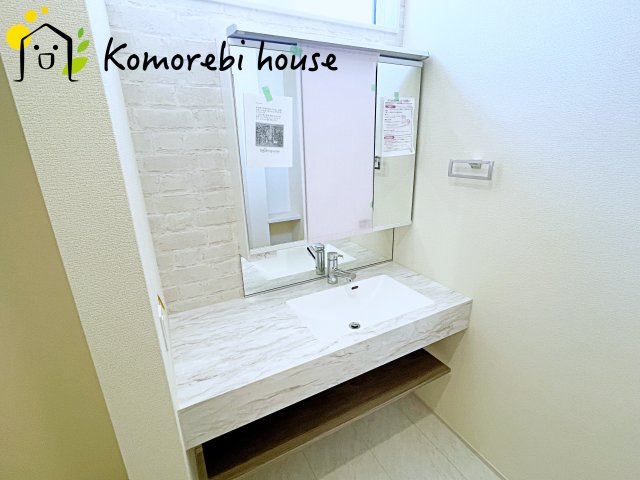 【大宮　East Terrace】さいたま市見沼区大谷　新築一戸建て　ブルーミングガーデン　03の独立洗面台|26.5.9　撮影済み