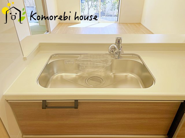 【大宮　East Terrace】さいたま市見沼区大谷　新築一戸建て　ブルーミングガーデン　03のキッチン|26.5.9　撮影済み