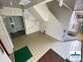 ペット可＆3SLDK南向き住戸！星ヶ丘アイリス南棟のロビー|エレベーターホールになっているロビー空間です。