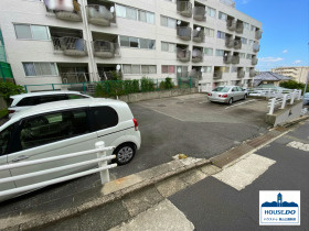 ペット可＆3SLDK南向き住戸！星ヶ丘アイリス南棟の駐車場|駐車場の様子。