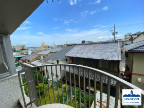 ペット可＆3SLDK南向き住戸！星ヶ丘アイリス南棟の展望|4階バルコニーからの景色は、遮るものはほとんどなく、遠くまで見渡せます。