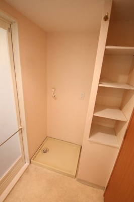 【設備】 | ロイヤルアーク狭山 | 室内洗濯機置場