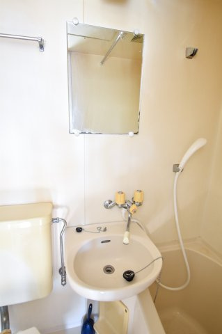 キューブ西加賀屋の洗面所