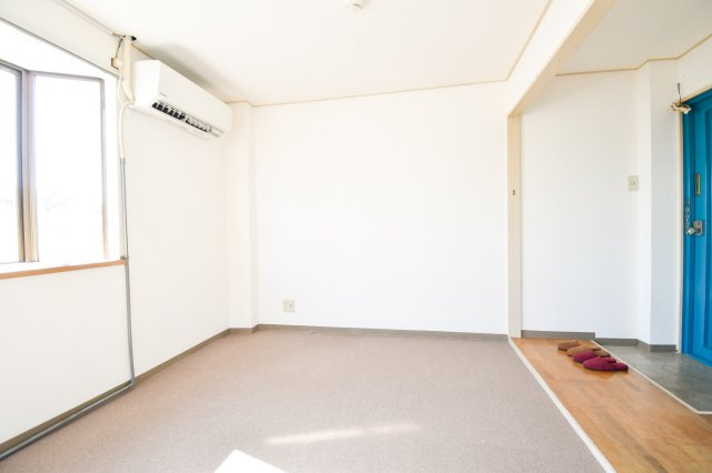 キューブ西加賀屋の居間・リビング