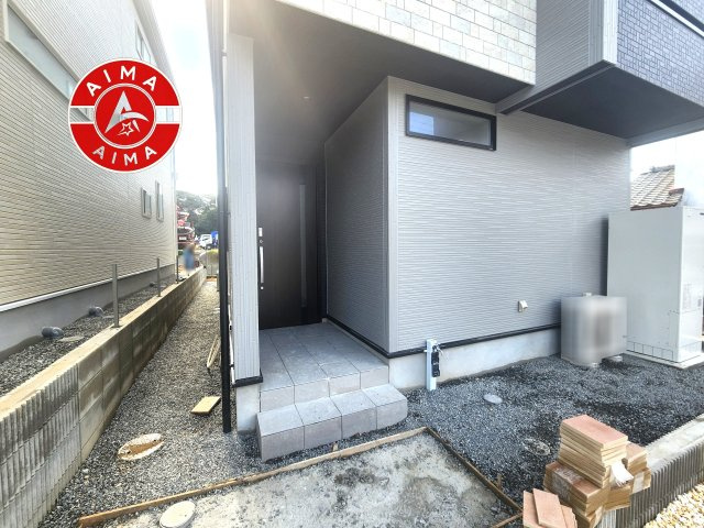 糟屋郡宇美町神武原1丁目第1-3棟（1号棟）の玄関|おでかけの時も帰った時も、「我が家」を最初に感じでもらえる素敵な空間に。