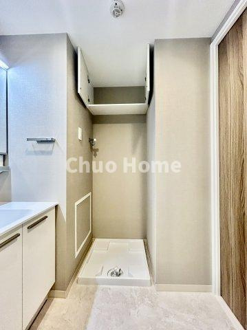 なぎさニュータウン4号棟のランドリースペース|【ランドリースペース】担当者がスケールを持ち歩いておりますので、ご見学時には現在お使いの洗濯機などがきちんと収まるかなどもチェックして下さい。見学前に測っておくと非常に便利だと思います。