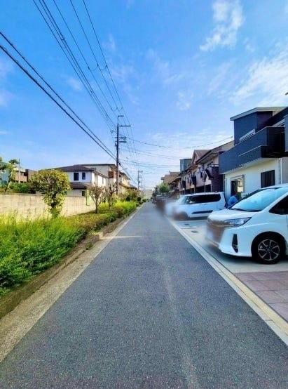 豊中市小曽根1丁目　中古戸建の前面道路含む現地写真