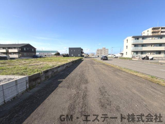 宮崎市稗原町　土地の前面道路含む現地写真