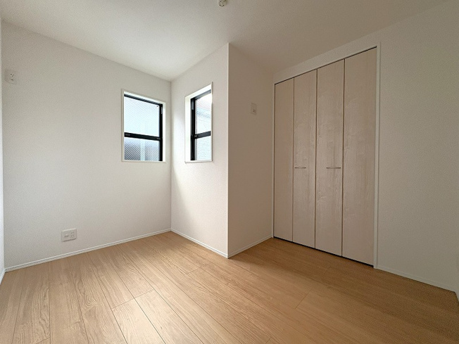 【子供部屋】 | 練馬区石神井町8丁目　新築一戸建住宅　全1棟　(保谷店) | 各部屋に収納設備を完備
