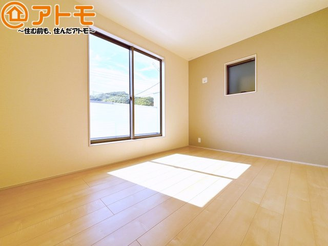 【寝室】 | 葵区西瀬名町　新築戸建　2号棟 | アクセントクロスが印象的なお部屋です。お気に入りの家具に囲まれてゆったり過ごしたいですね♪