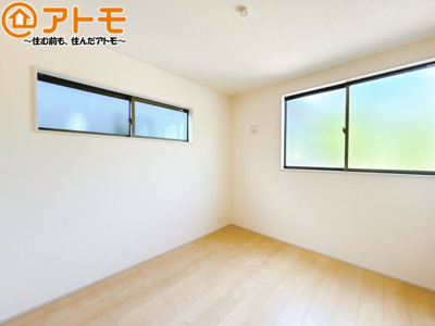 【子供部屋】 | 葵区西瀬名町　新築戸建　2号棟 | 壁と床がシンプルな色合いだからこそ自分だけの空間を作れます♪お部屋作りのイメージは順調でしょうか♪