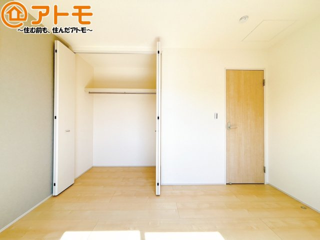 【収納】 | 葵区西瀬名町　新築戸建　2号棟 | ハンガーパイプ付きのクローゼットは季節ものなどを収納することができて便利です♪