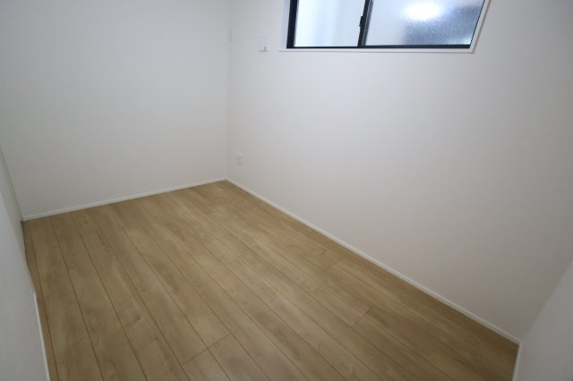 《仲介手数料無料》北区宮原町４丁目63-5新築一戸建てケイアイグレイスの洋室|1階 5.4帖