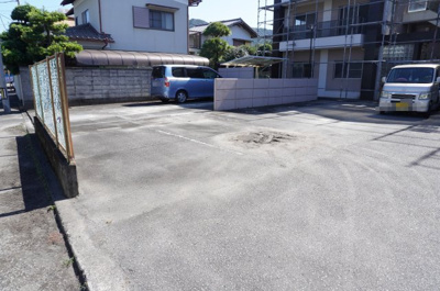 【駐車場】 | ステイタス　キョウワ～犬・猫と住めるウチ～
