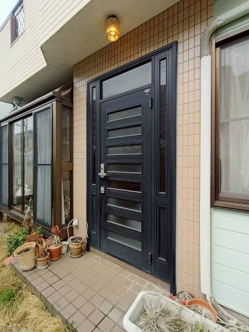 八潮市　緑町2丁目　中古戸建の玄関|玄関です