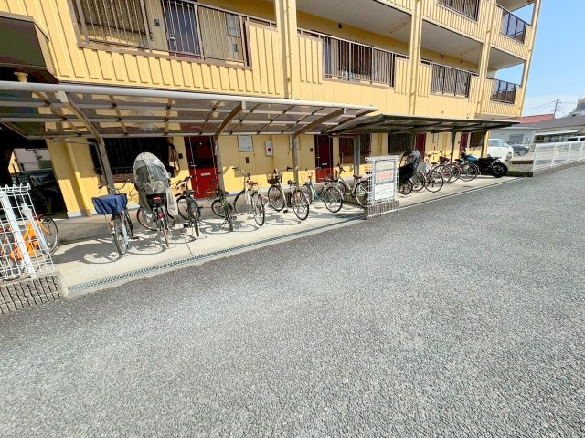 リベルコートの駐車場