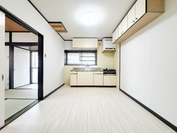 春日井市下屋敷町戸建の居間・リビング|リビングです
