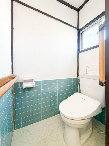 春日井市下屋敷町戸建のトイレ|清潔感のあるトイレです