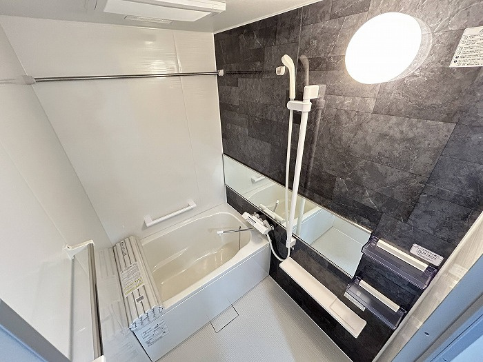 ロマネスク渡辺通第2の浴室|清潔感溢れるバスルーム☆
浴室乾燥システムなど嬉しい機能が充実♪日々の疲れを癒します☆