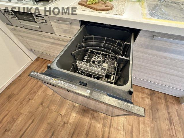 グランドメゾン保土ヶ谷ヒルズのキッチン|家事の時短にも役立つ食器洗浄乾燥機を標準装備♪