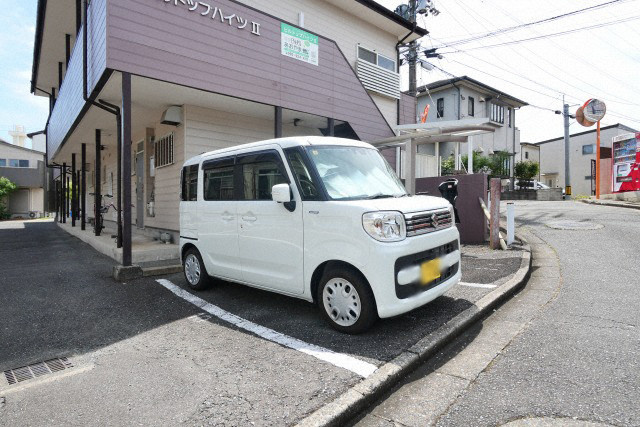 ヒルトップハイツⅡの駐車場