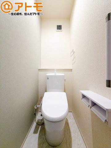 【トイレ】 | 藤枝市時ケ谷　新築戸建　全1棟 | 常に便座を温かく保ってくれる温水洗浄便座です。冬場でも安心して座ることができますね♪
