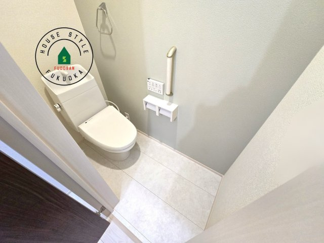 福岡市東区美和台5丁目第2-3棟（2号棟）の内観：施工例|温水洗浄便座を完備しております。2ヶ所にトイレがあるのは朝の慌ただしい時間も安心です。