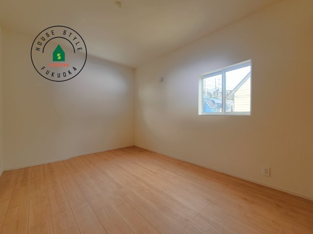 福岡市東区美和台5丁目第2-3棟（2号棟）の内観：施工例|採光良好な洋室は全居室、複層ガラスの遮熱効果と断熱効果で、一年中快適に過ごせます。