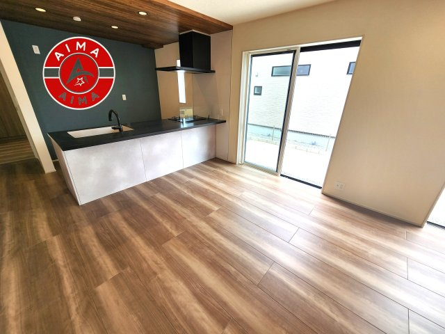 福岡市東区美和台5丁目第2-3棟（2号棟）の内観：施工例|キッチンから立ち込める香りが今日の料理を期待させます。