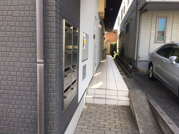 ベーネ日比野のエントランス