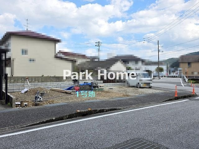 高知市鴨部2丁目 -2期2棟1-新築戸建ての前面道路含む現地写真