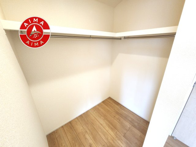 福岡市東区美和台5丁目第2-3棟（3号棟）の収納|洋服や大きな荷物が多い方や人数の多いご家族などは、一般的なクローゼットよりもウォークインクローゼットのほうが使い勝手が良いです。