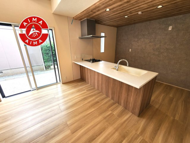 福岡市東区美和台5丁目第2-3棟（3号棟）のダイニング|キッチンから立ち込める香りが今日の料理を期待させます。