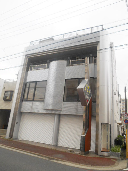 名城ビルの外観