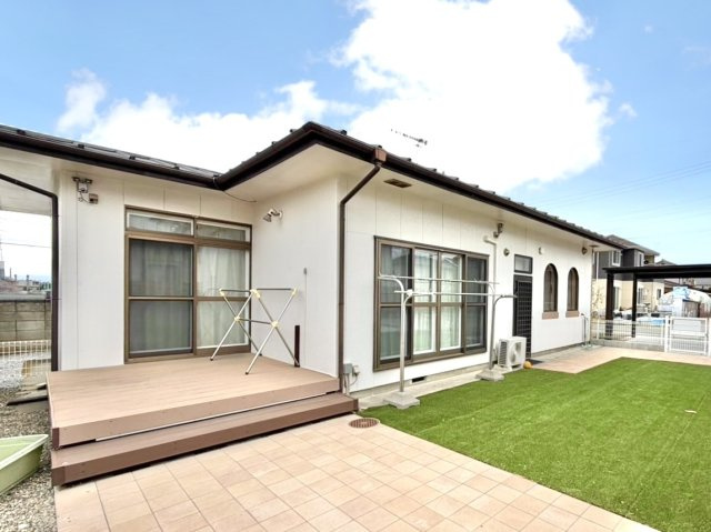 【中古戸建】児玉郡上里町大字七本木　の外観|■外観｜特徴のある個性的な住まいと美しい街並み、そして住みやすい環境を、ぜひ現地でご覧になりませんか。お気軽にお問合せください(^^)  