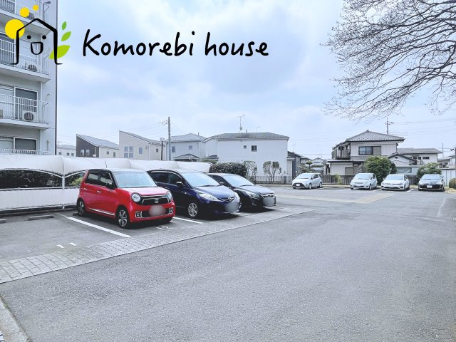 東急ドエルビレジ1号棟の駐車場|駐車場に車を止められます